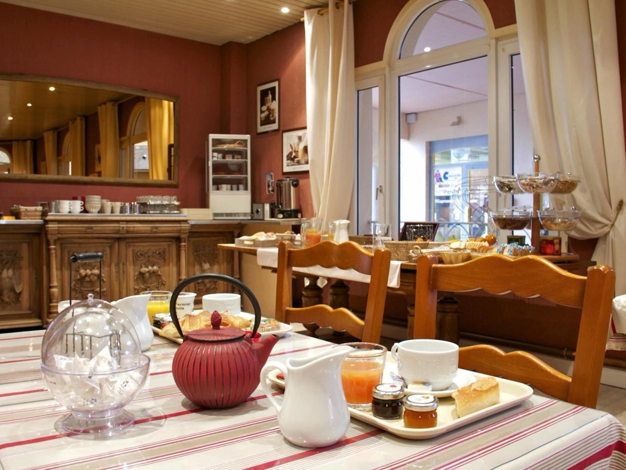 Hotel Sully Nogent-le-Rotrou Exterior foto